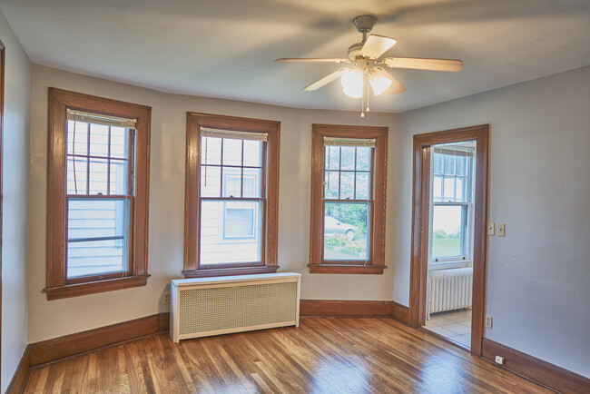 Dining room - 35 Argyle Ave