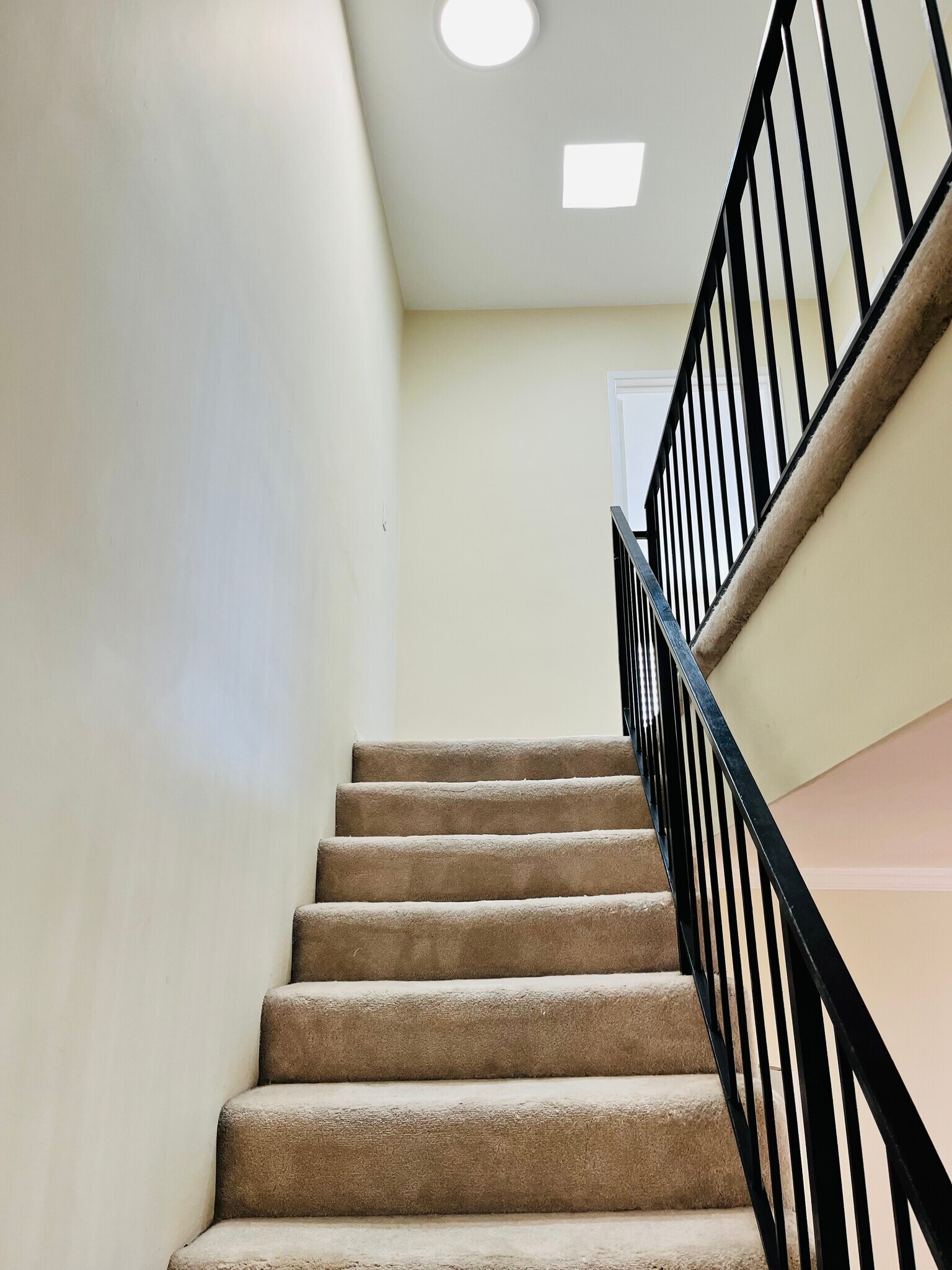 Building Photo - 12731 Pacific Ave