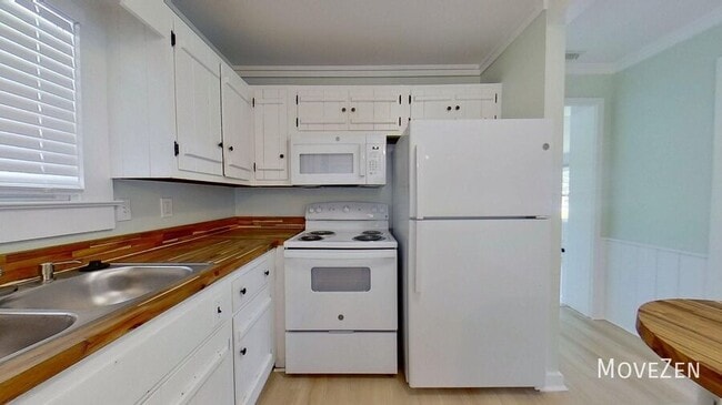 Building Photo - 109 Foxwood Ln