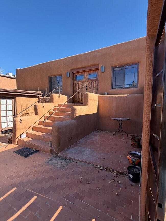 Building Photo - 152 Lorenzo Rd