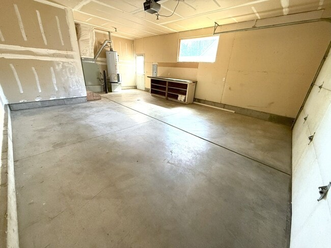 Building Photo - BONUS RENT SPECIAL! 3 Bed on Cul-de-sac wi...