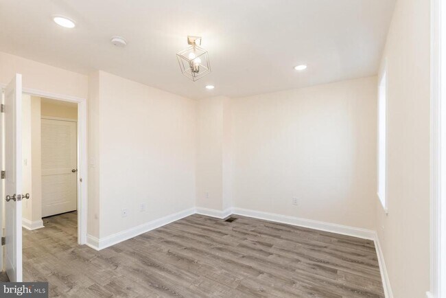 Building Photo - 537 N 33rd St