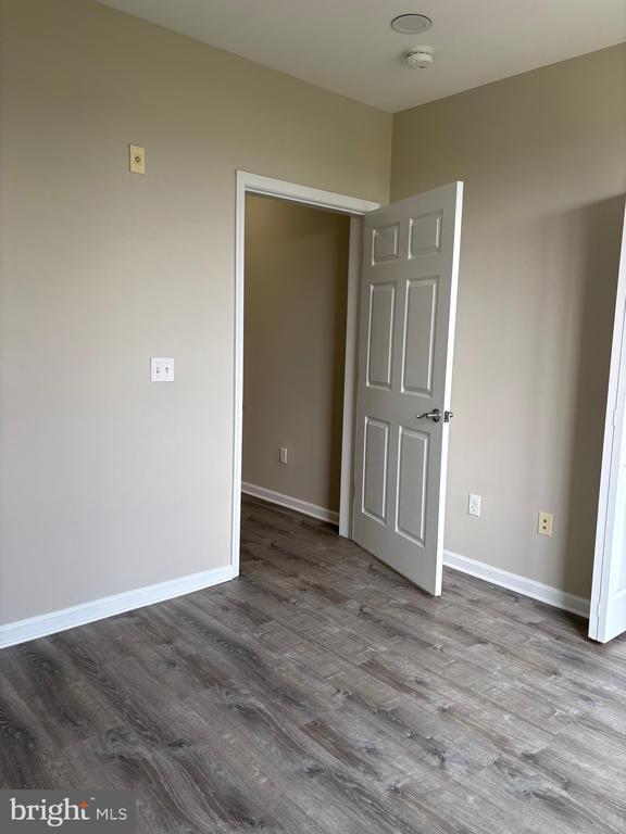 Building Photo - 1321 Sierra Dr