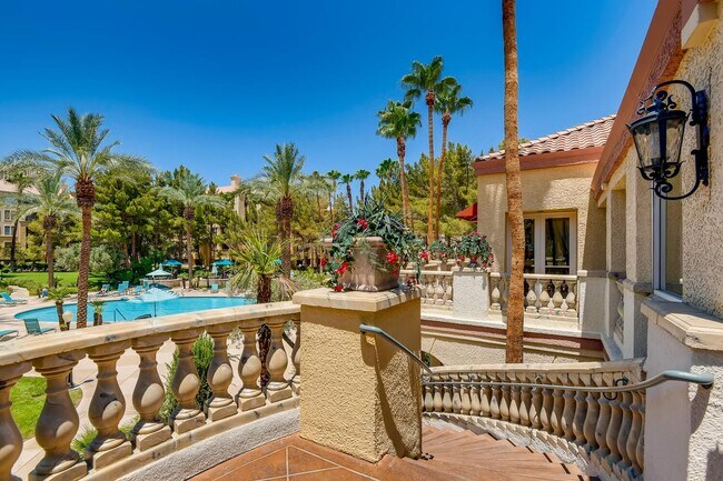Building Photo - Meridian - Newly Remodeled Luxury Condo Re...