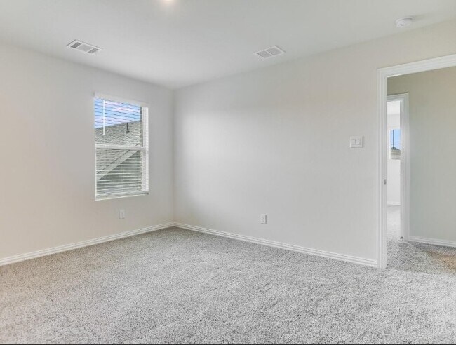 Building Photo - 4110 Broadleaf Dr