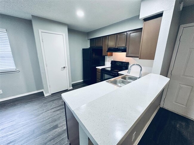 Building Photo - 5507 Rose Hill Cir