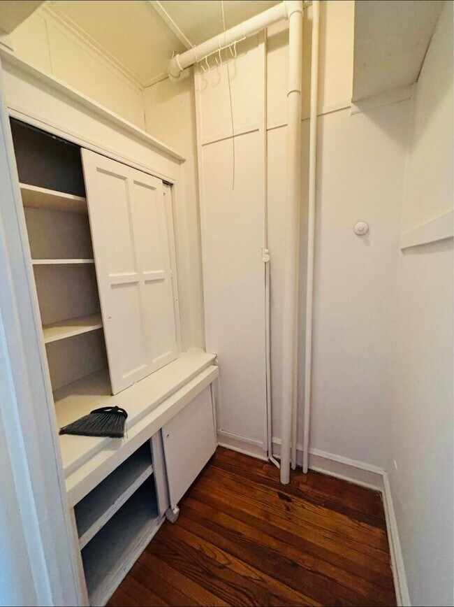 Building Photo - 174 Chestnut St