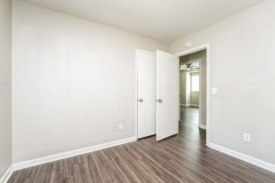 Building Photo - 2098 Drake Ct