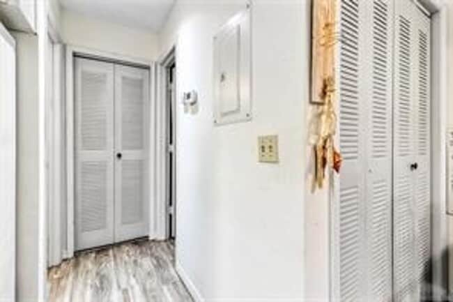 Building Photo - 2nd floor Crystal Landings Condo with Pool...