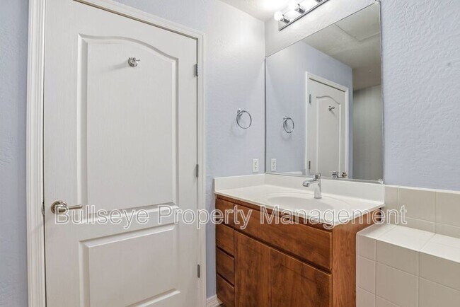 Building Photo - 2302 N Central Ave