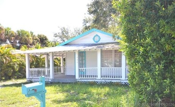 Building Photo - 649 SW Cleveland Ave