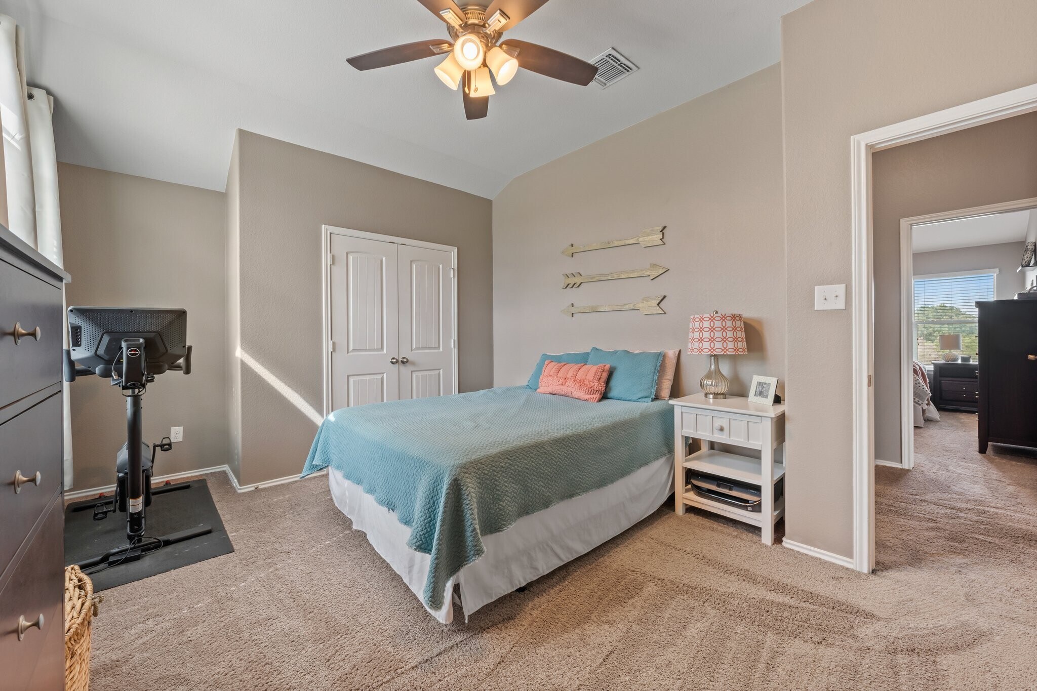Building Photo - 5221 Cicero Dr