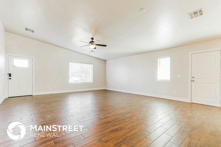 Building Photo - 807 W Buist Ave