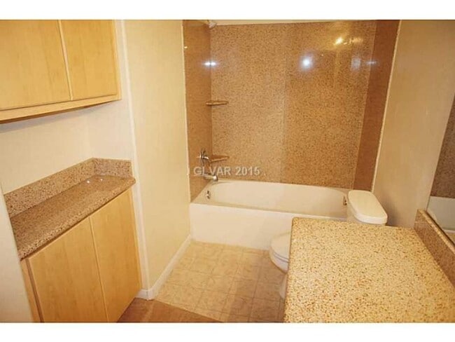 Building Photo - Cozy 1 Bedroom Condo in SW