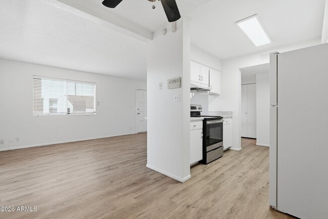 Building Photo - 1500 W Rio Salado Pkwy