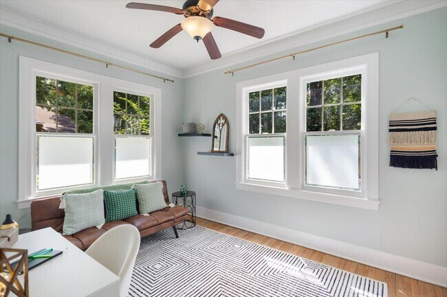 Building Photo - 4041 Pine Hill Dr