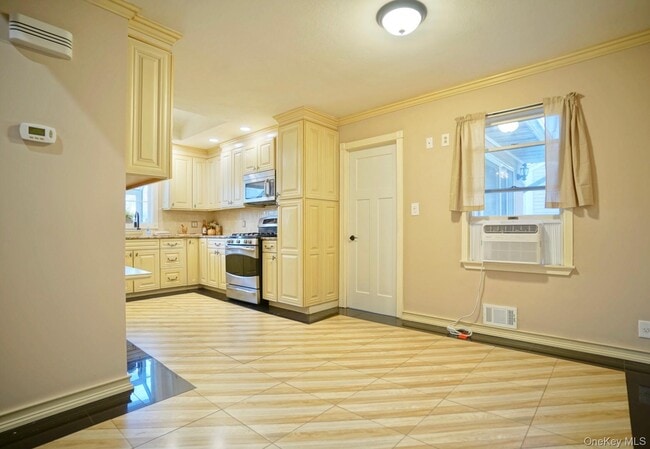 Building Photo - 34 Oakley Dr