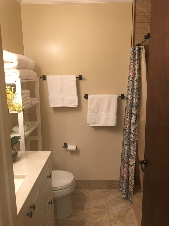 Building Photo - 1255 Yosemite St