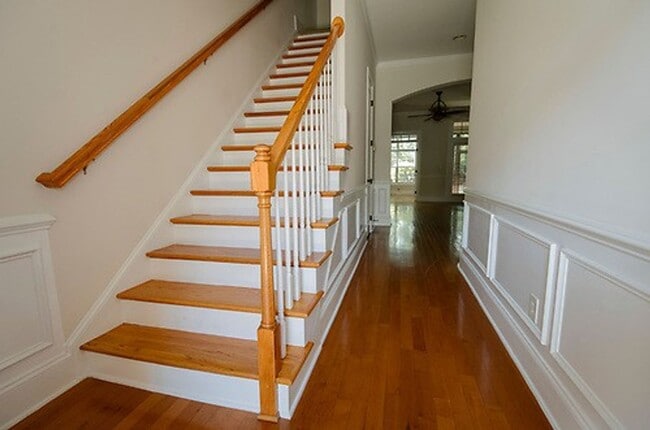 Building Photo - Gorgeous 3 Bedroom 2.5 Bathroom Townhome- Located in Stone Creek Village, Cary! Available August ...