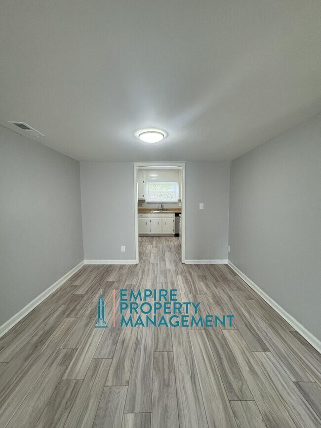 Building Photo - 9006 Mahogany Row SE