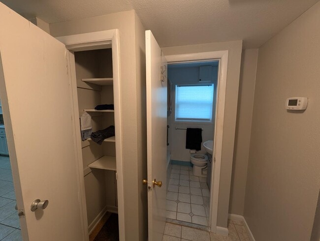 Building Photo - 1657 Louvre Dr