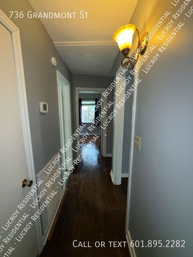 Building Photo - 736 Grandmont St