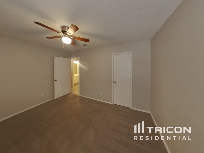 Building Photo - 814 Ponselle Dr