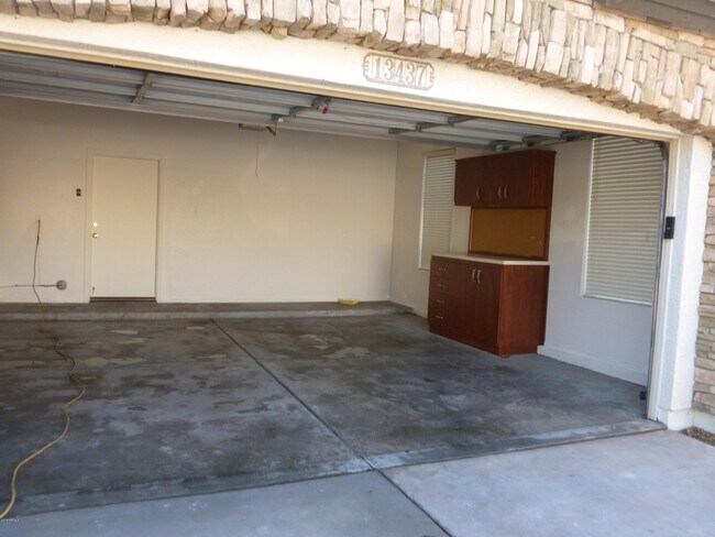 Building Photo - 13437 W Rhine Ln
