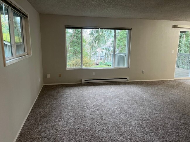 Building Photo - 280 SE Donnelly Ln