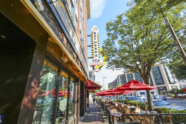 Building Photo - Gorgeous 2/2 with luxurious Lobby Level Condo in Hampden Row