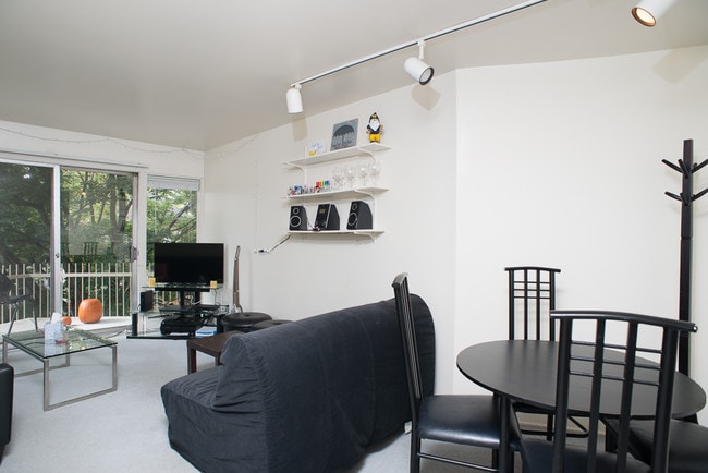 Building Photo - 406 Packard Apartments