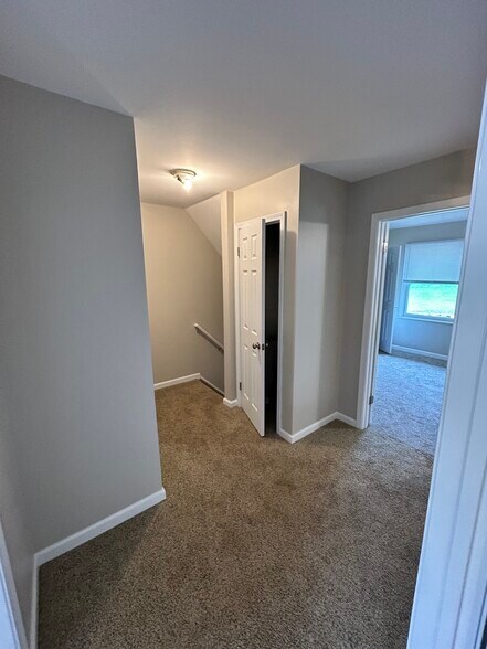2nd Floor Hallway - 556 Becker St