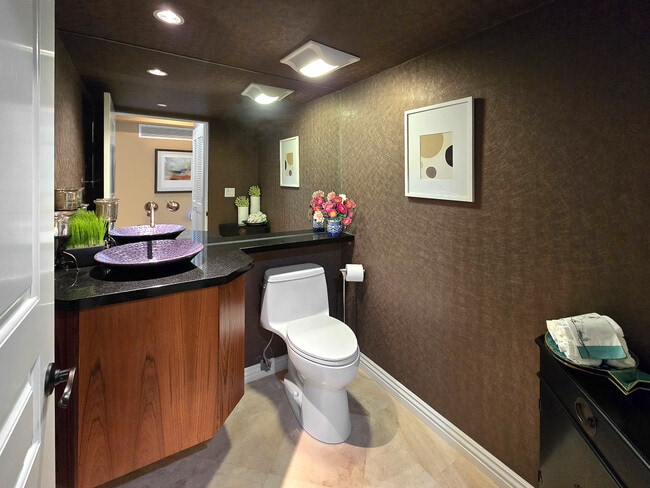 Building Photo - 10795 Wilshire Blvd