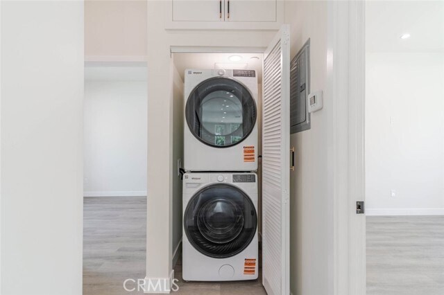 Building Photo - 10654 Nassau Ave