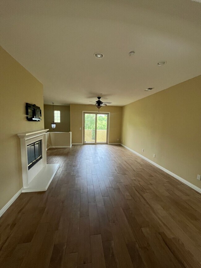 Building Photo - 2544 Escala Cir