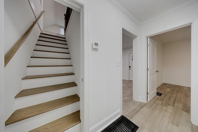 Building Photo - 593 Lynnhaven Dr SW