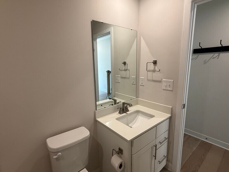 Building Photo - Room in Townhome on Tristram Ln