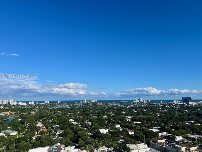 Building Photo - 511 SE 5 Ave