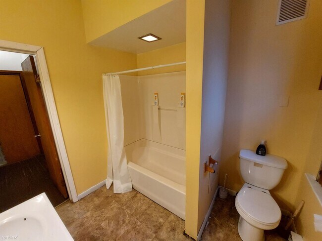 Building Photo - 3 br, 1 bath House - 181 Canal Street 1