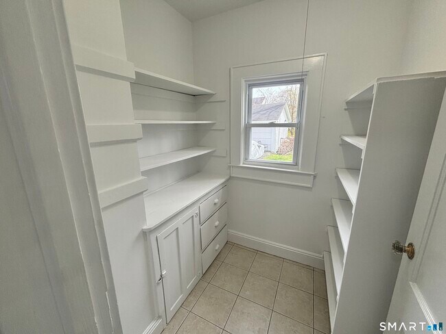 Building Photo - 10 Glendenning St