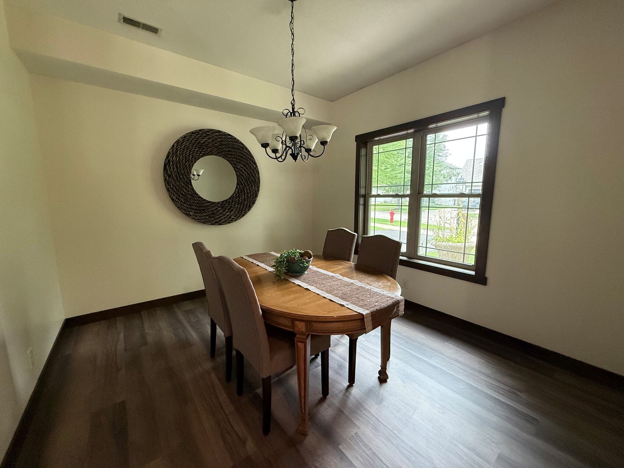 formal dining - 98 Tribute Ave