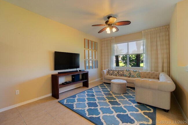 Building Photo - 213 River Bluff Ln