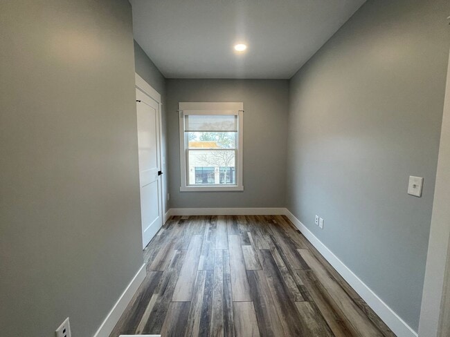 Building Photo - Beautiful One Bedroom in Cherry Hill - All Utilities Including WiFi are included!