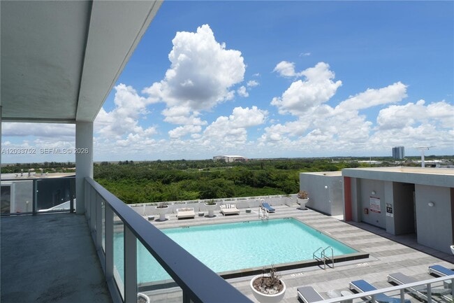 Building Photo - 2000 Metropica Wy