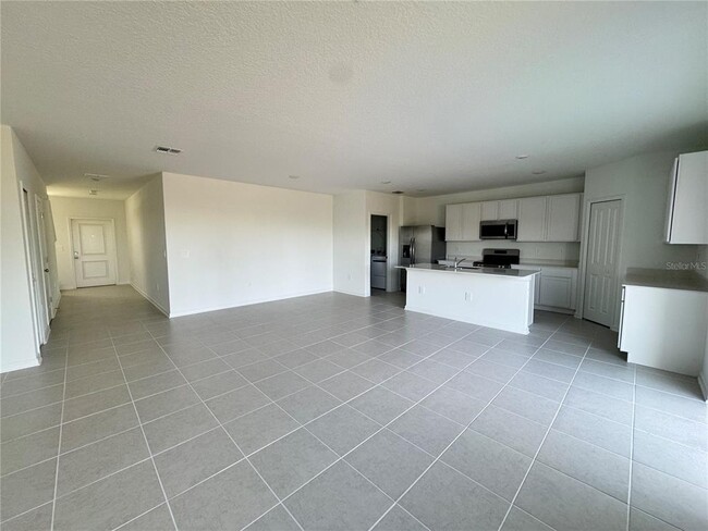 Building Photo - 2167 Chris Dr