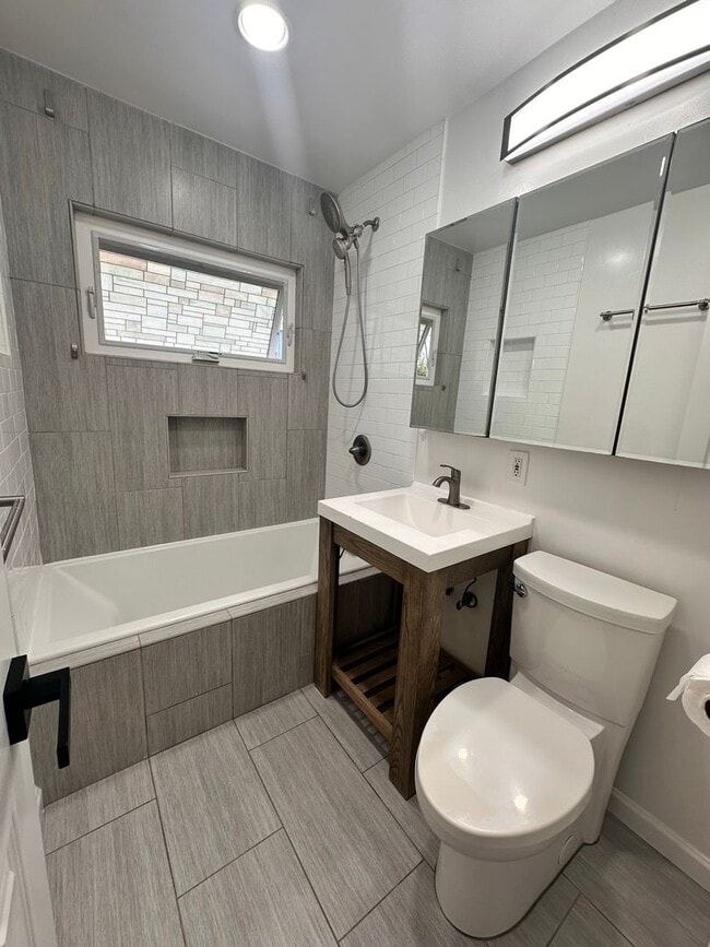 Building Photo - Don't miss out - Single family home close to the beach - LARGE yard, 2 bed 1 bath with bonus studio