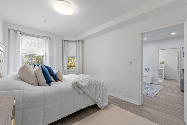 Building Photo - 920 Jefferson St