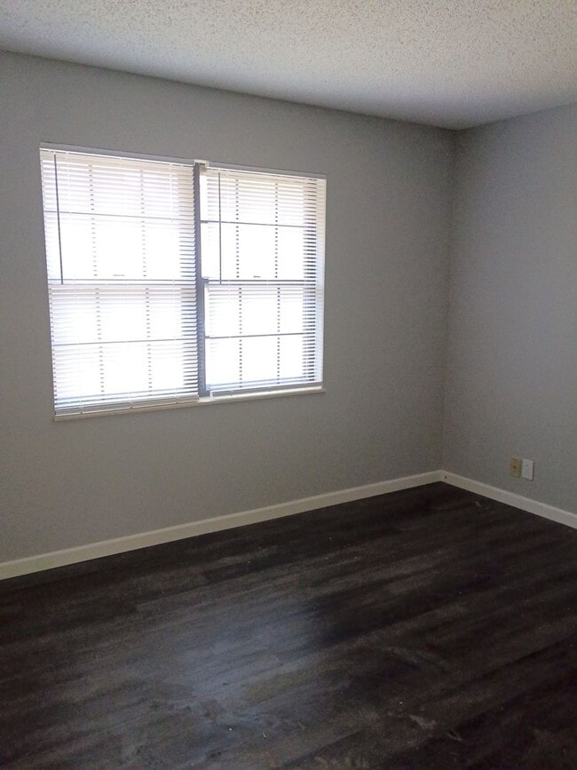 Building Photo - 1134 S 2 St