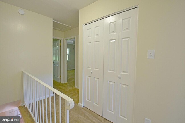 Building Photo - 22426 Greenview Ct