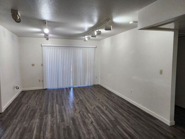 Building Photo - Summerlin Condo in La Posada